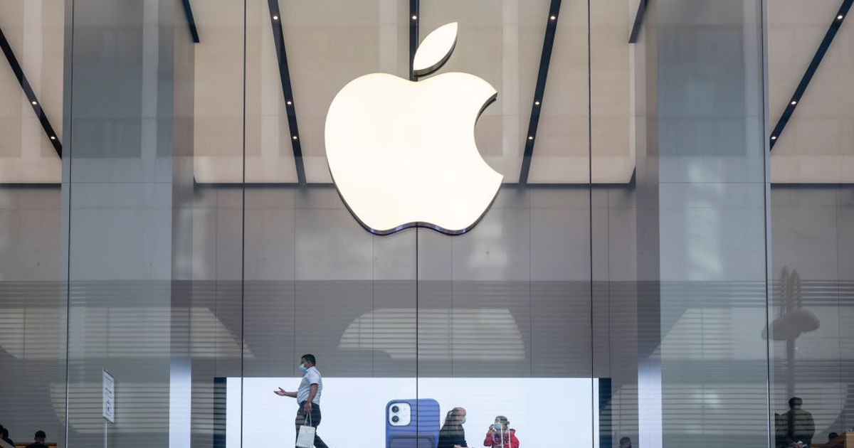 EU accuses Apple of anti-competitive behavior, with billions on the ...