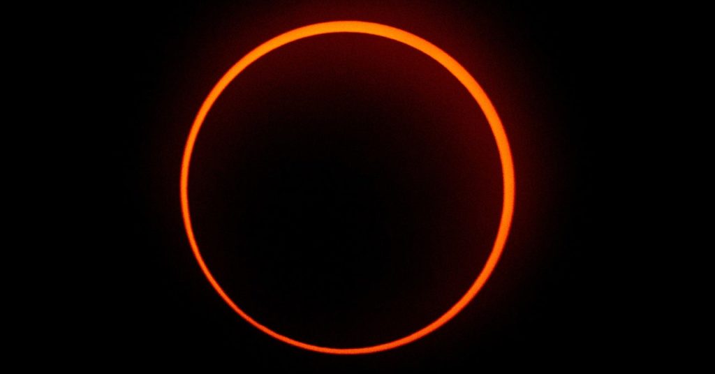 How To View Aprils Total Solar Eclipse Online And In Person Dlsserve 5863