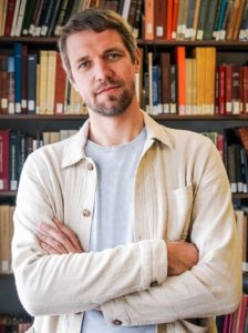 For the First Time, AI Analyzes Language as Well as a Human Expert