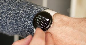 Texting on Wear OS smartwatches could soon get a tax less vexing